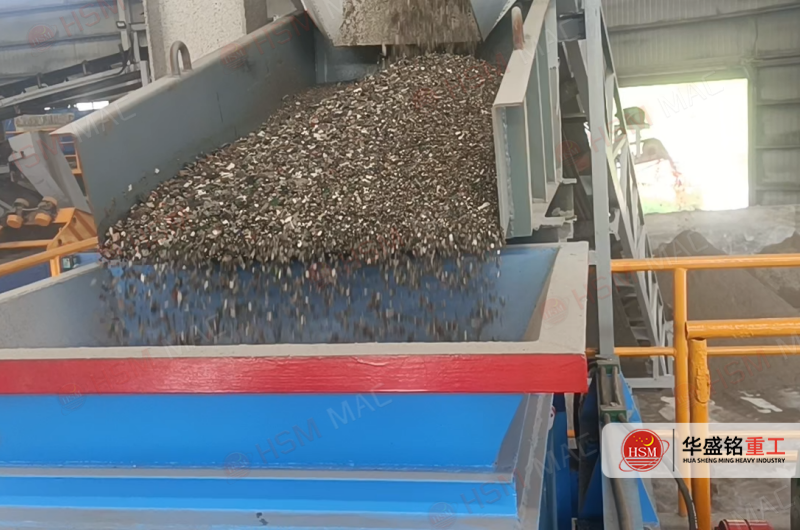 电厂炉渣对辊破碎机生产现场